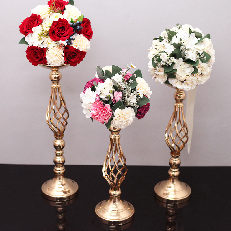Metal Twisted Candlestick Home - огляд і ціна Candle Supplies Europe