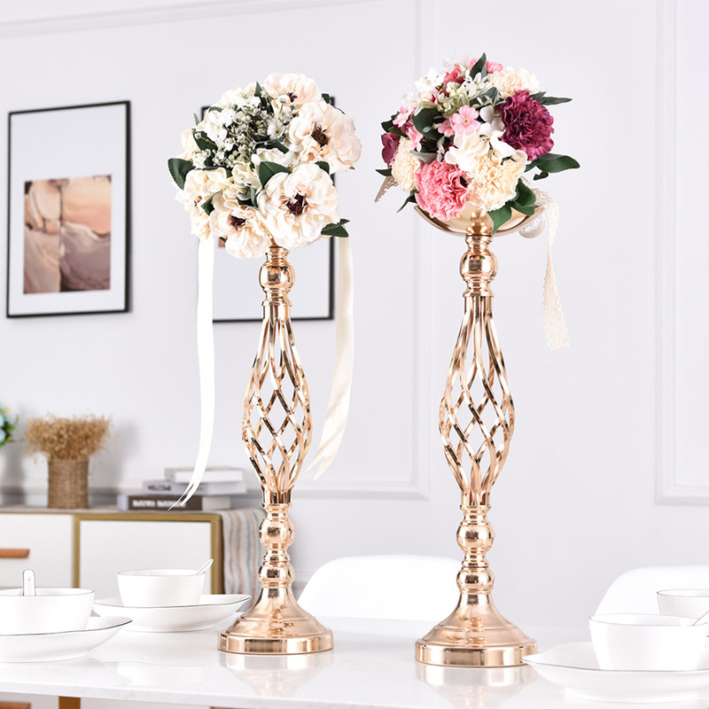 Metal Twisted Candlestick Home - огляд і ціна Candle Supplies Europe