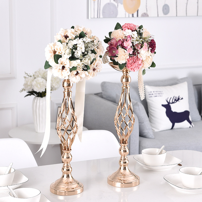 Metal Twisted Candlestick Home - огляд і ціна Candle Supplies Europe